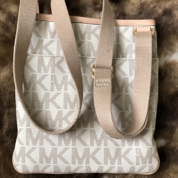 Michael Kors crossbody - Picture 4 of 6